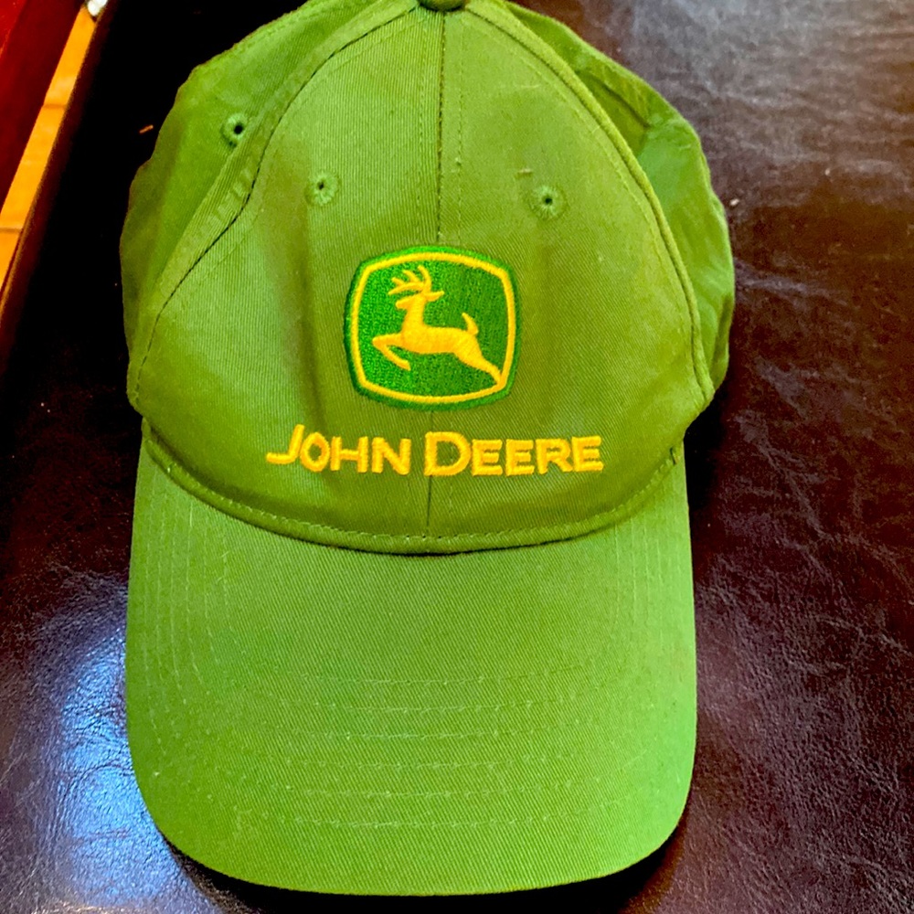 Like new John Deere green baseball cap